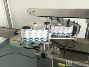 玻璃瓶透明标签对称贴标机 高效、精准的包装解决方案